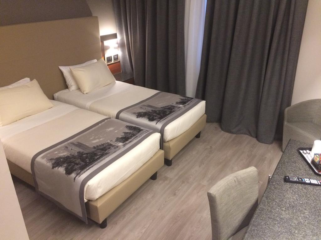 Twin Room,339028435:JPEG